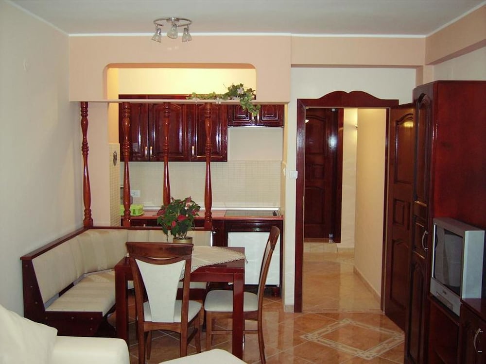 Villa Roses Apartments & Wellness 31/50