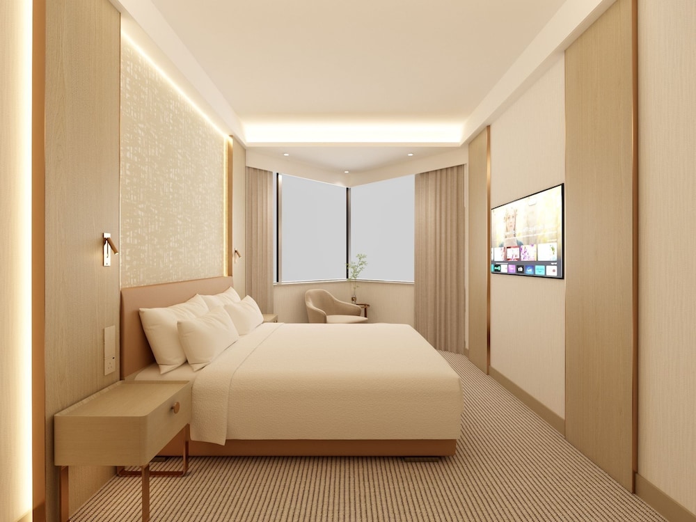 Renovated, Superior, Suite, Queen Bed