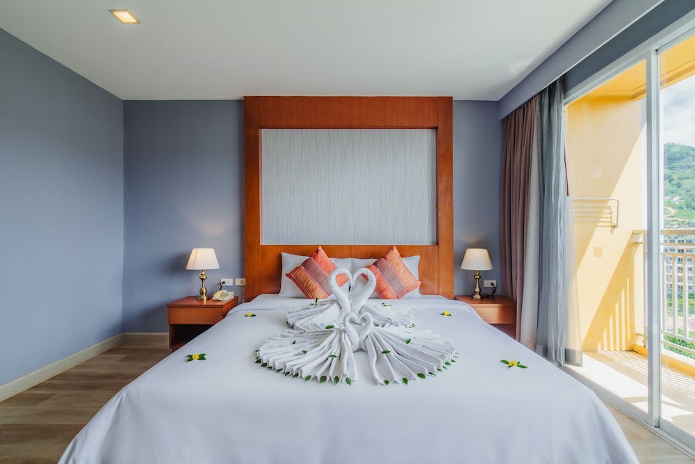 Elite Suites Patong 10/50