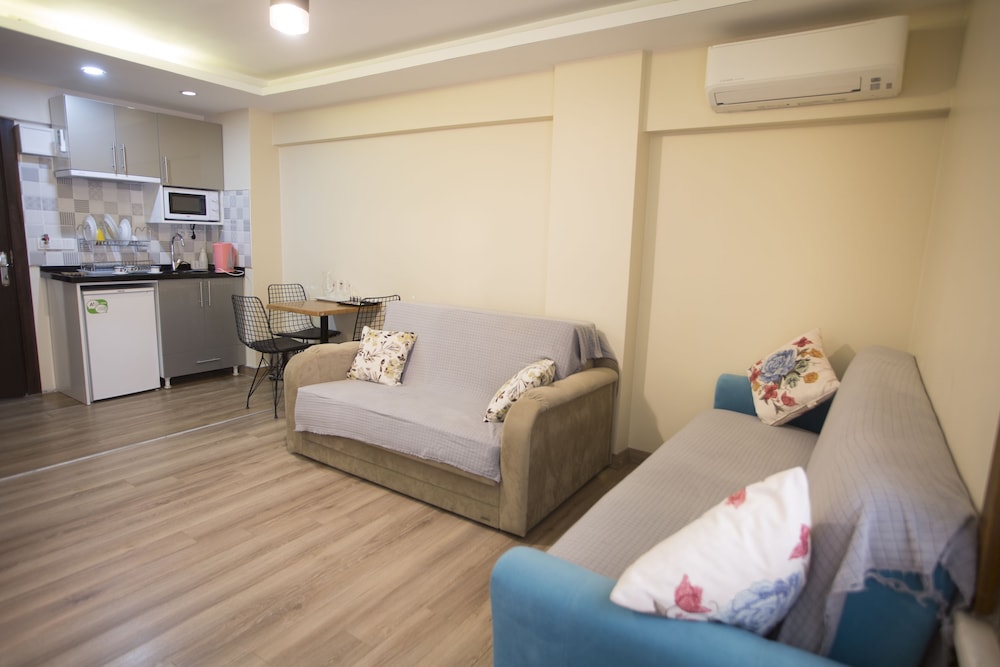 LOFT, JUNIOR, QUEEN BED