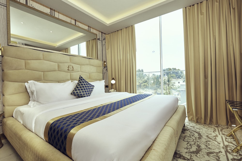 Number One Oxford Street Hotel & Suites 10/51