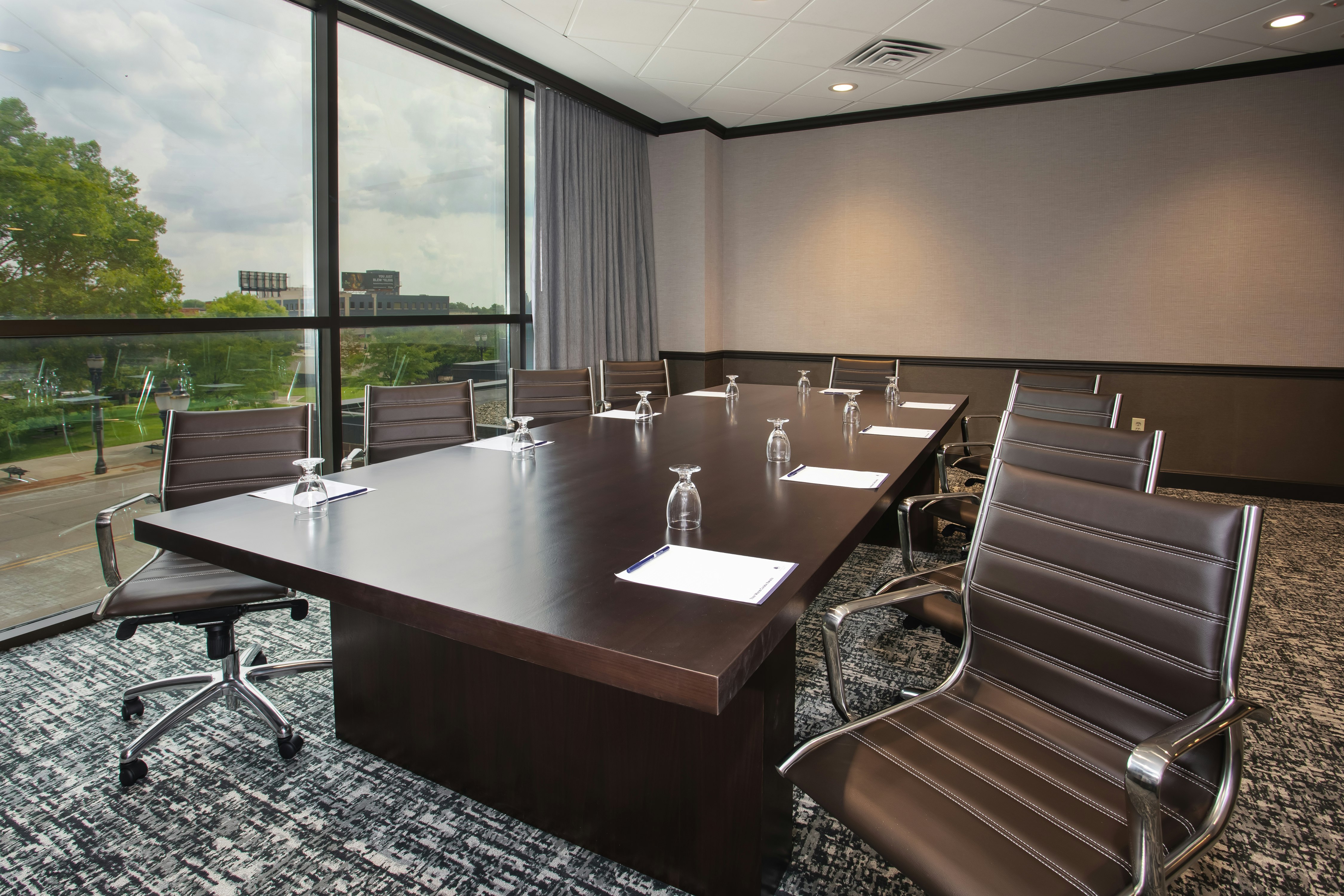 DoubleTree by Hilton Lansing, MI 26/32