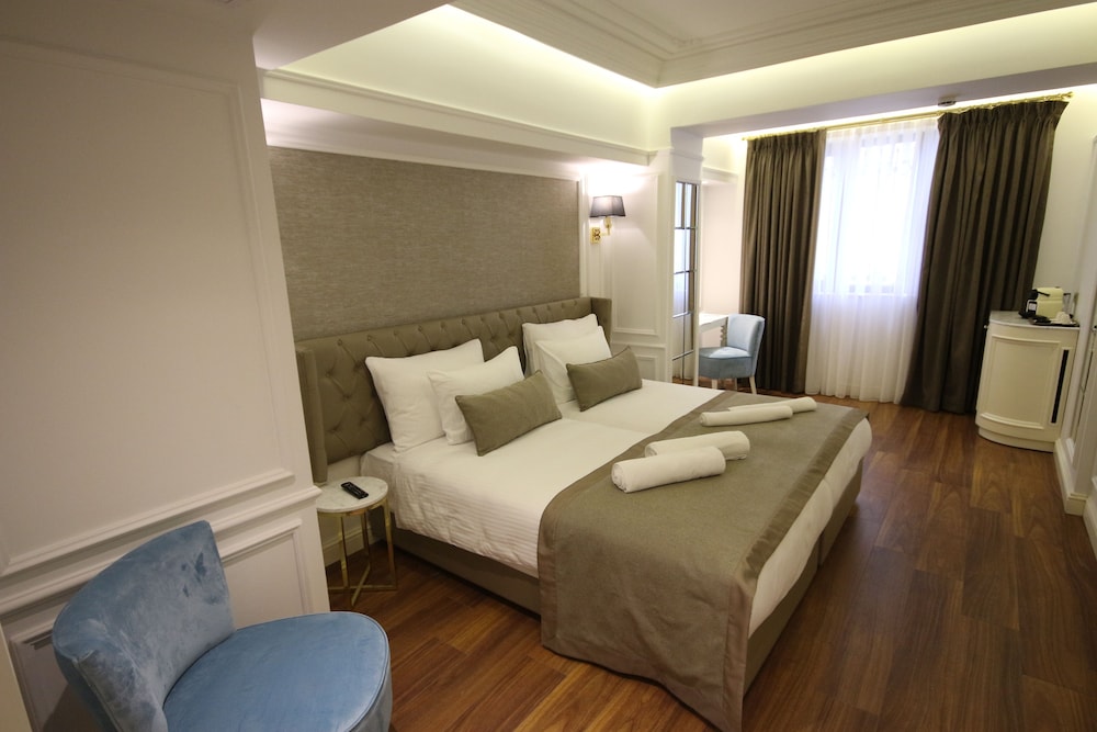 Mina Hotel 13/69