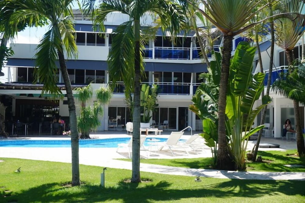 New Garden Hotel 49/59