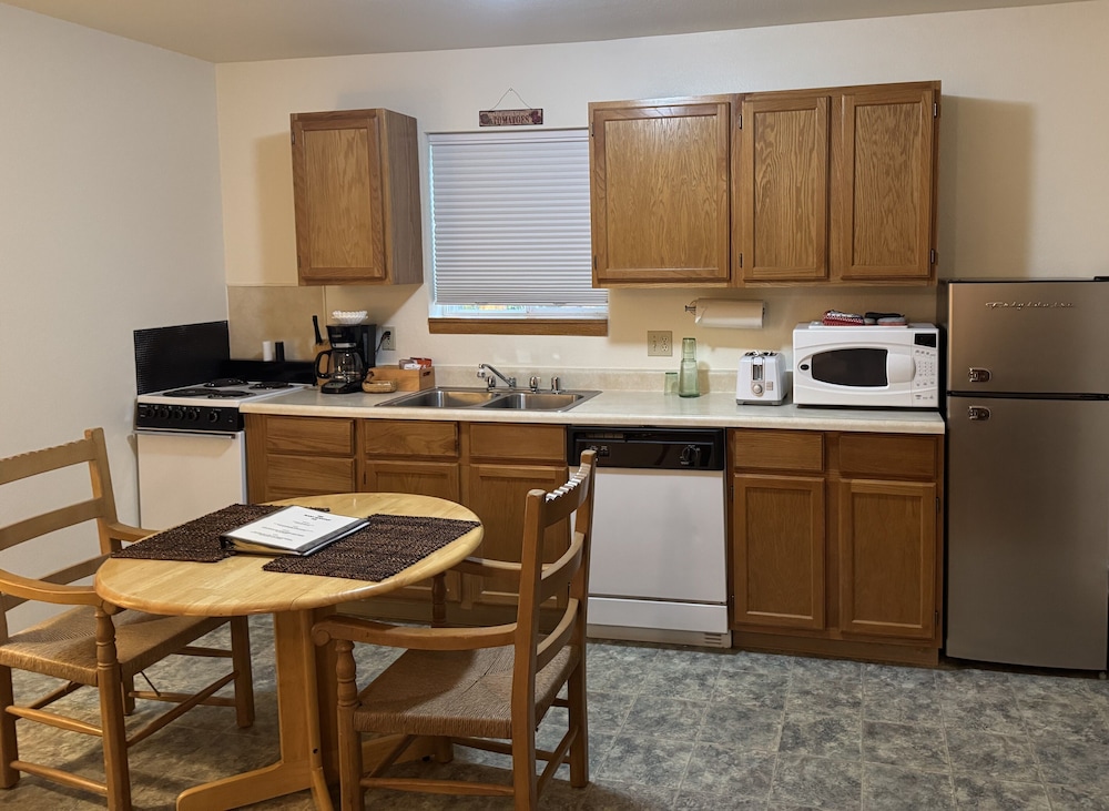 Rocky Mountain Inn 36/50