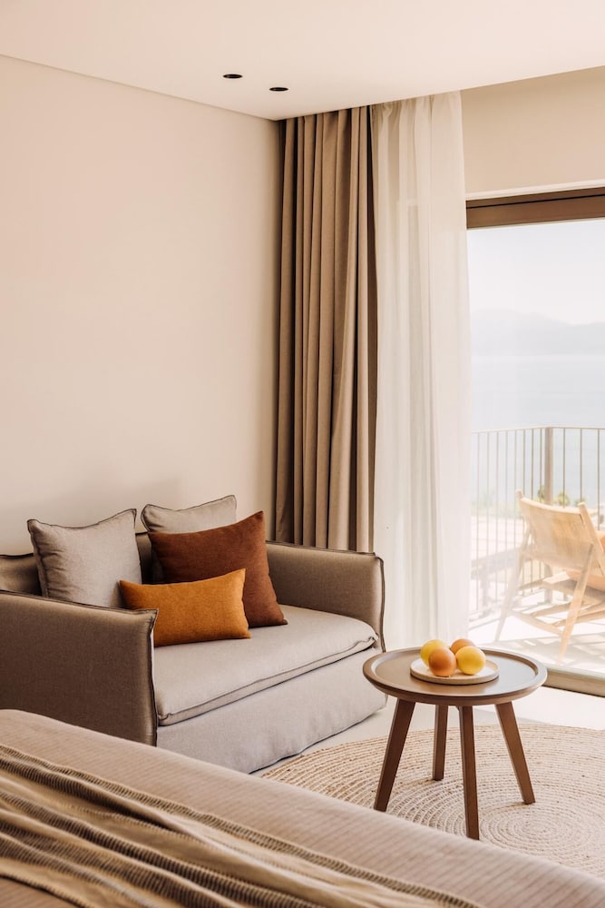 Cabo - Adults Only 48/75