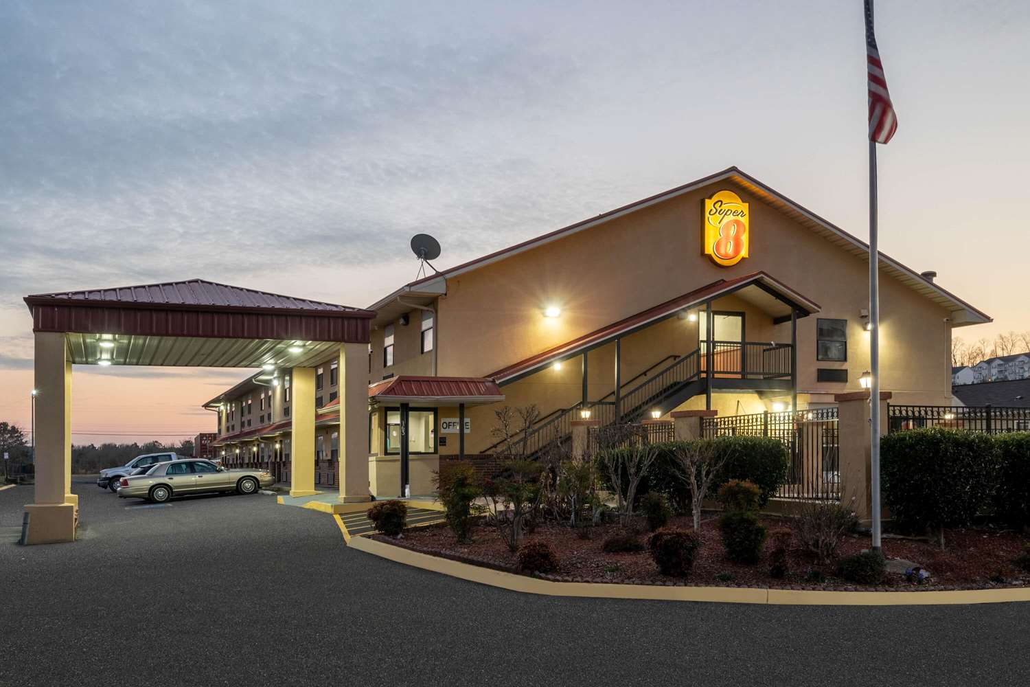 Super 8 by Wyndham Cleveland TN 4/36