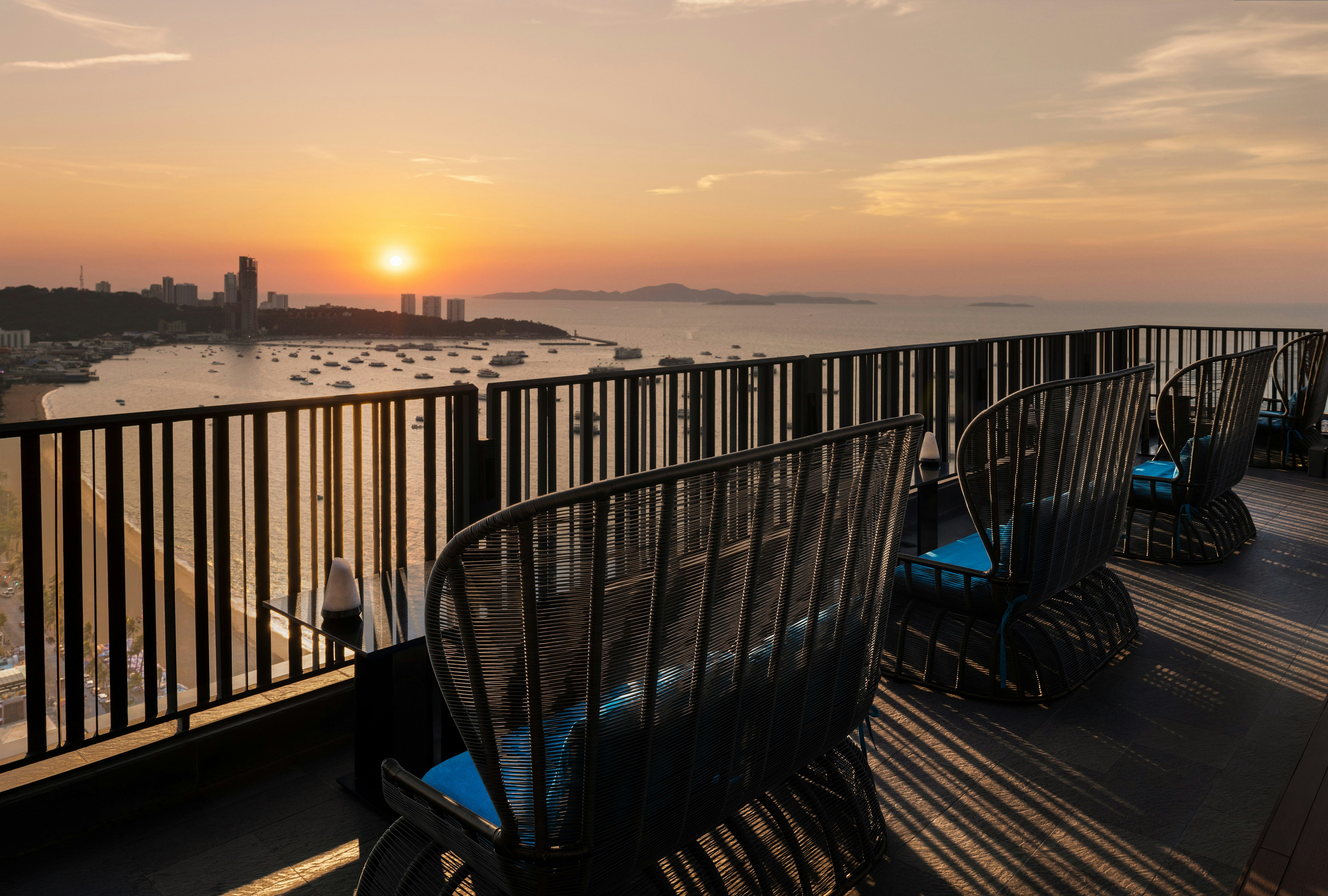 Hilton Pattaya 72/80