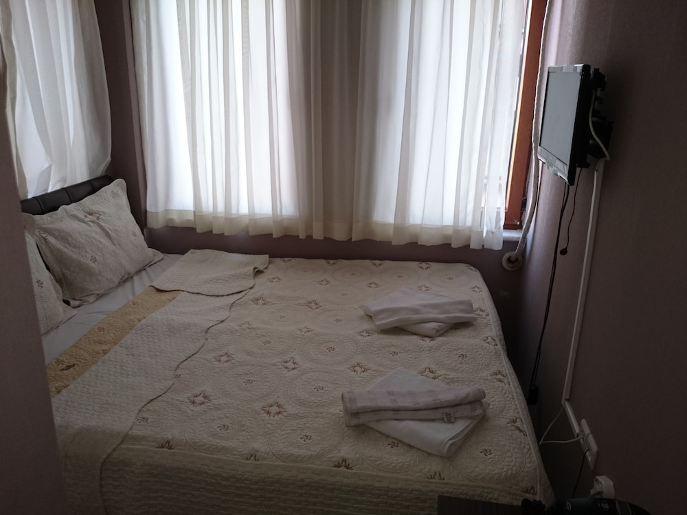 Yasmin Hotel 24/48