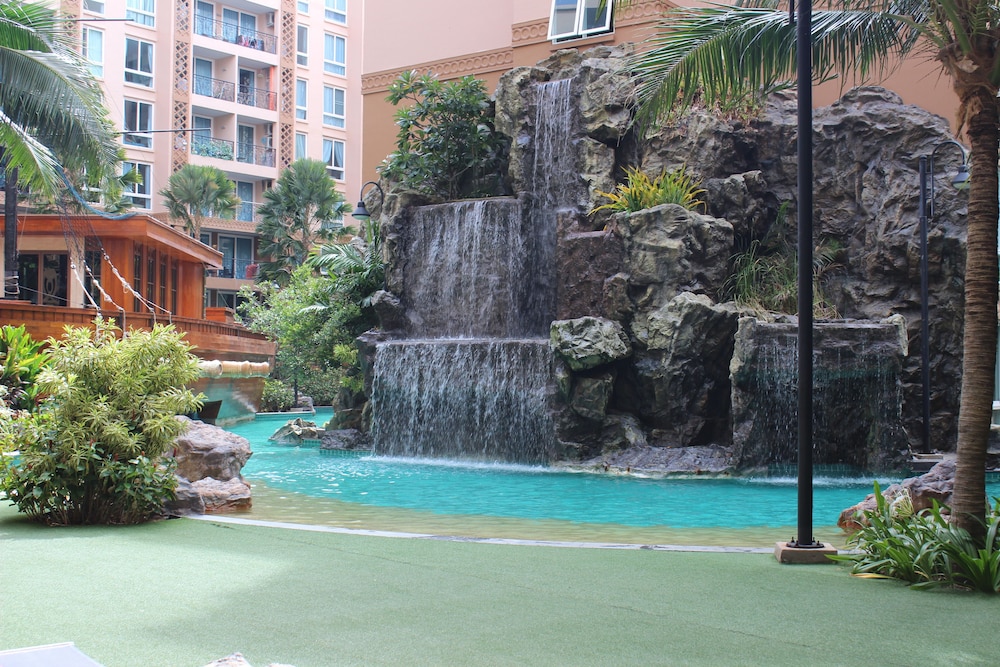 Atlantis Condo Resort Pattaya EVT 44/50