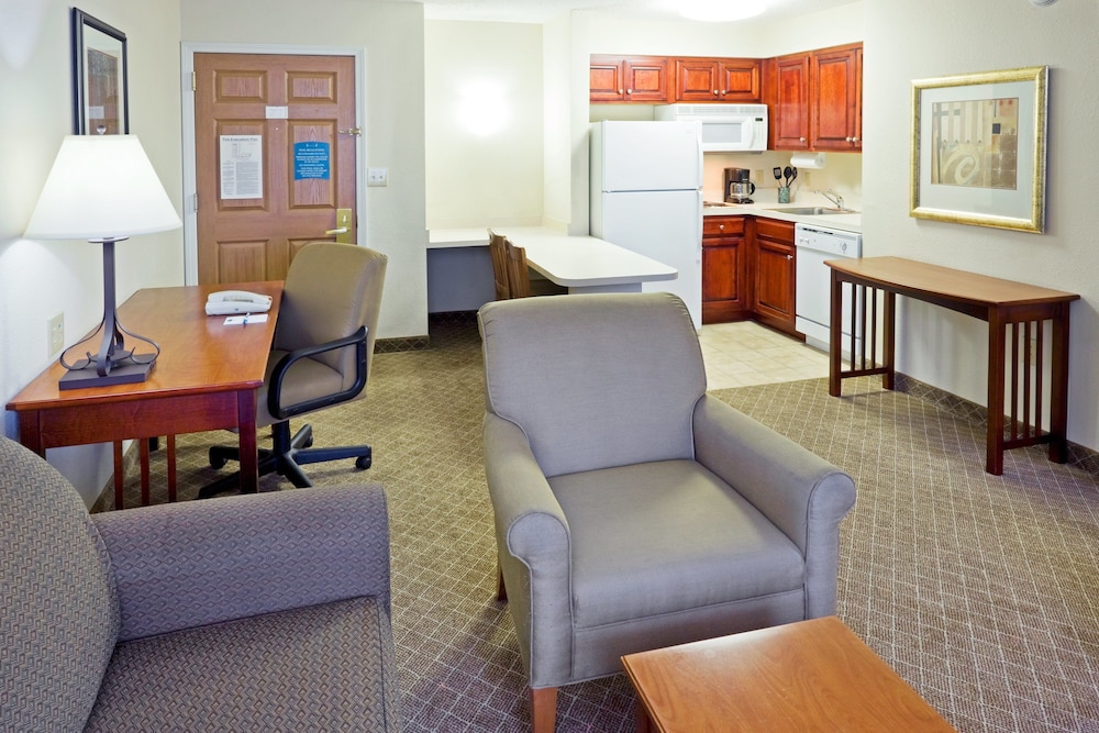 Staybridge Suites Cranbury-South Brunswick 42/75