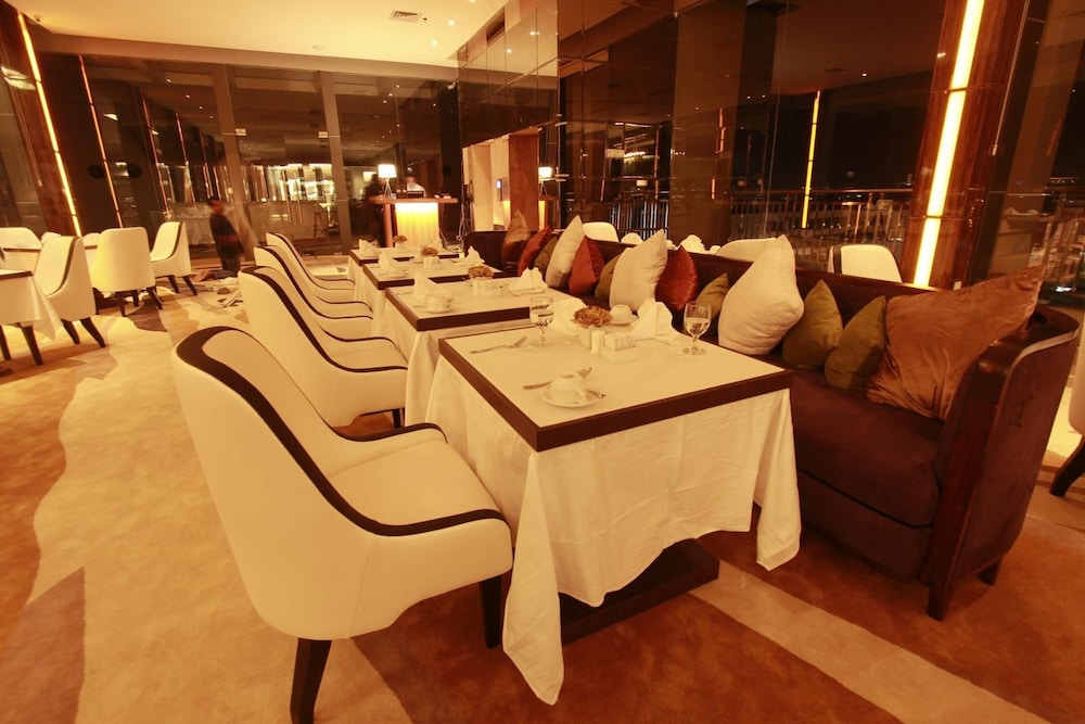 ROYAL ASNOF HOTEL 30/37