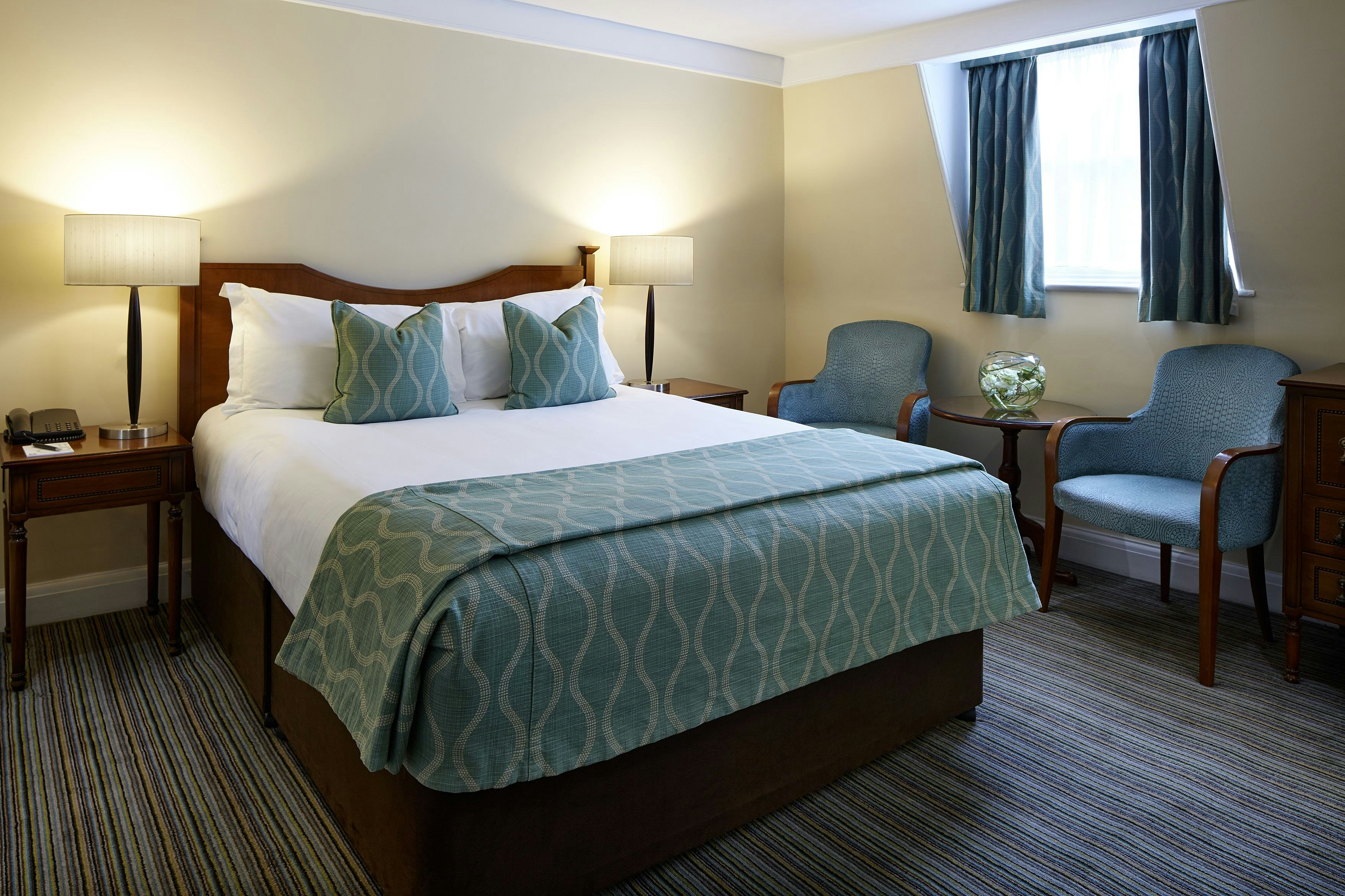 SIR CHRISTOPHER WREN HOTEL AND SPA 25/84
