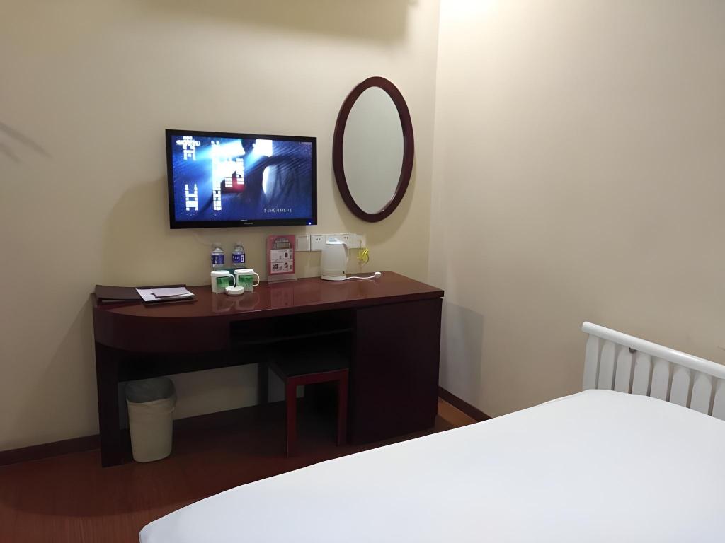 GreenTree Inn Qingdao Jiaozhou Sanlihe Park Express Hotel 37/40