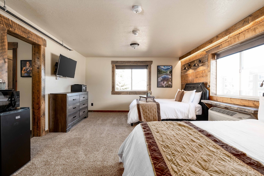 The Adventure Inn Yellowstone 14/42