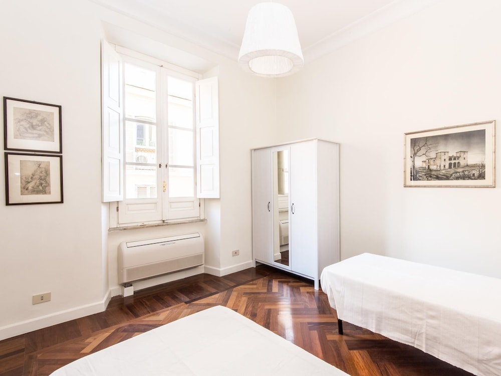 RSH Luxury Vatican Four Bedroom Apartment 11/36