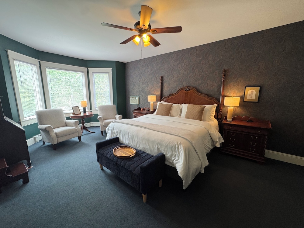 Starlight, King Bed، China Clipper Inn 2/10