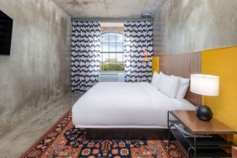 NYLO Las Colinas Hotel, Tapestry Collection by Hilton 26/61