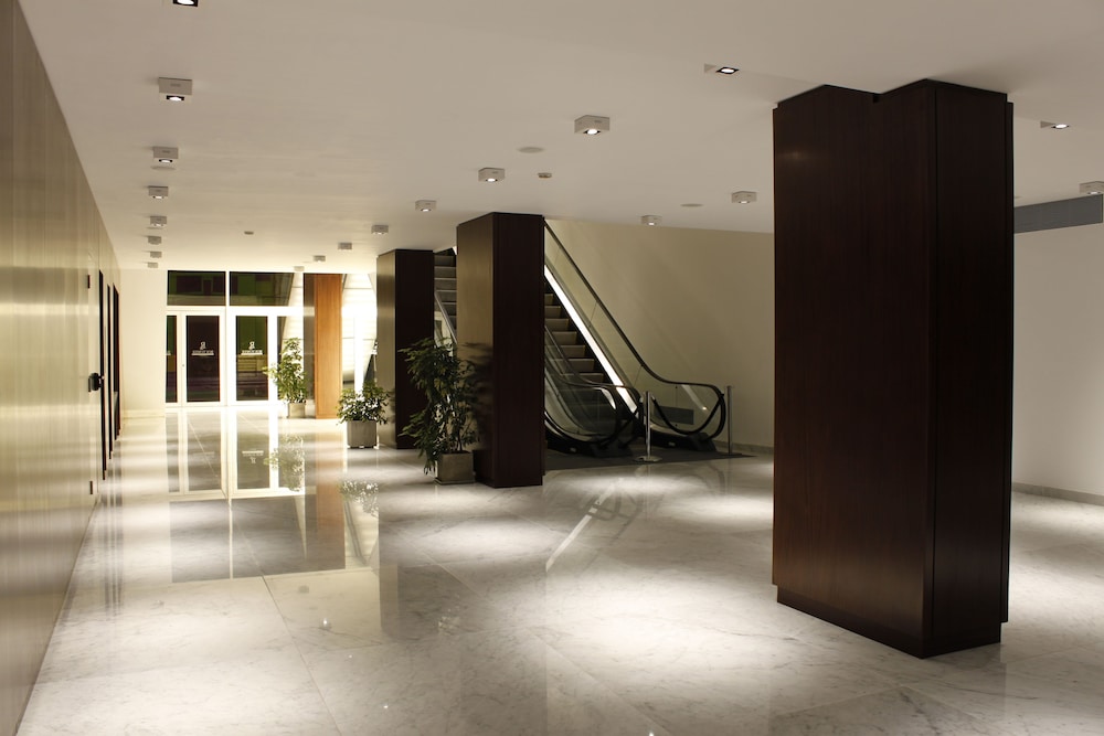 ROS TOWER HOTEL 16/68