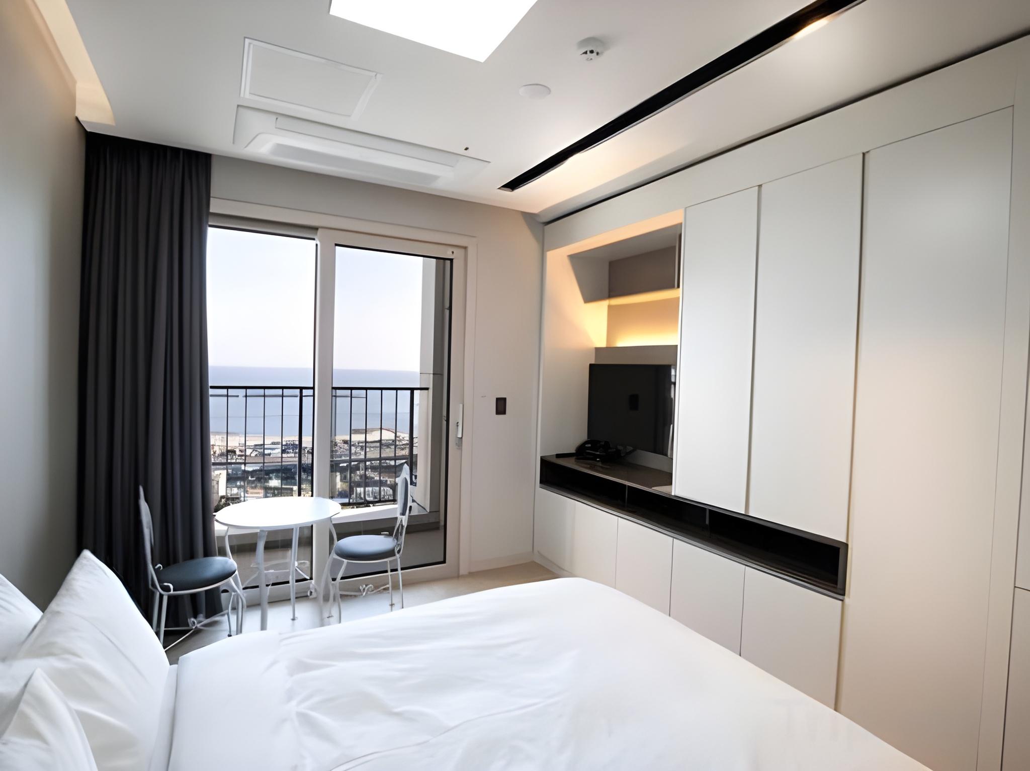 Ocean, Standard, Double Bed, City View