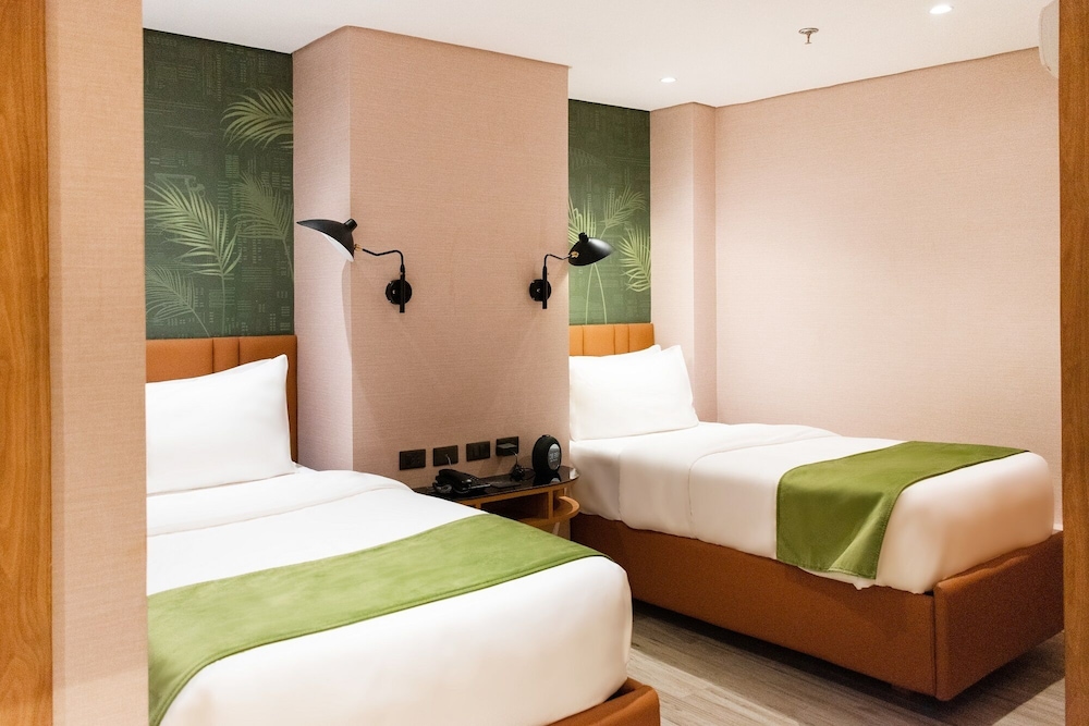 Basic, Twin Beds, No Window