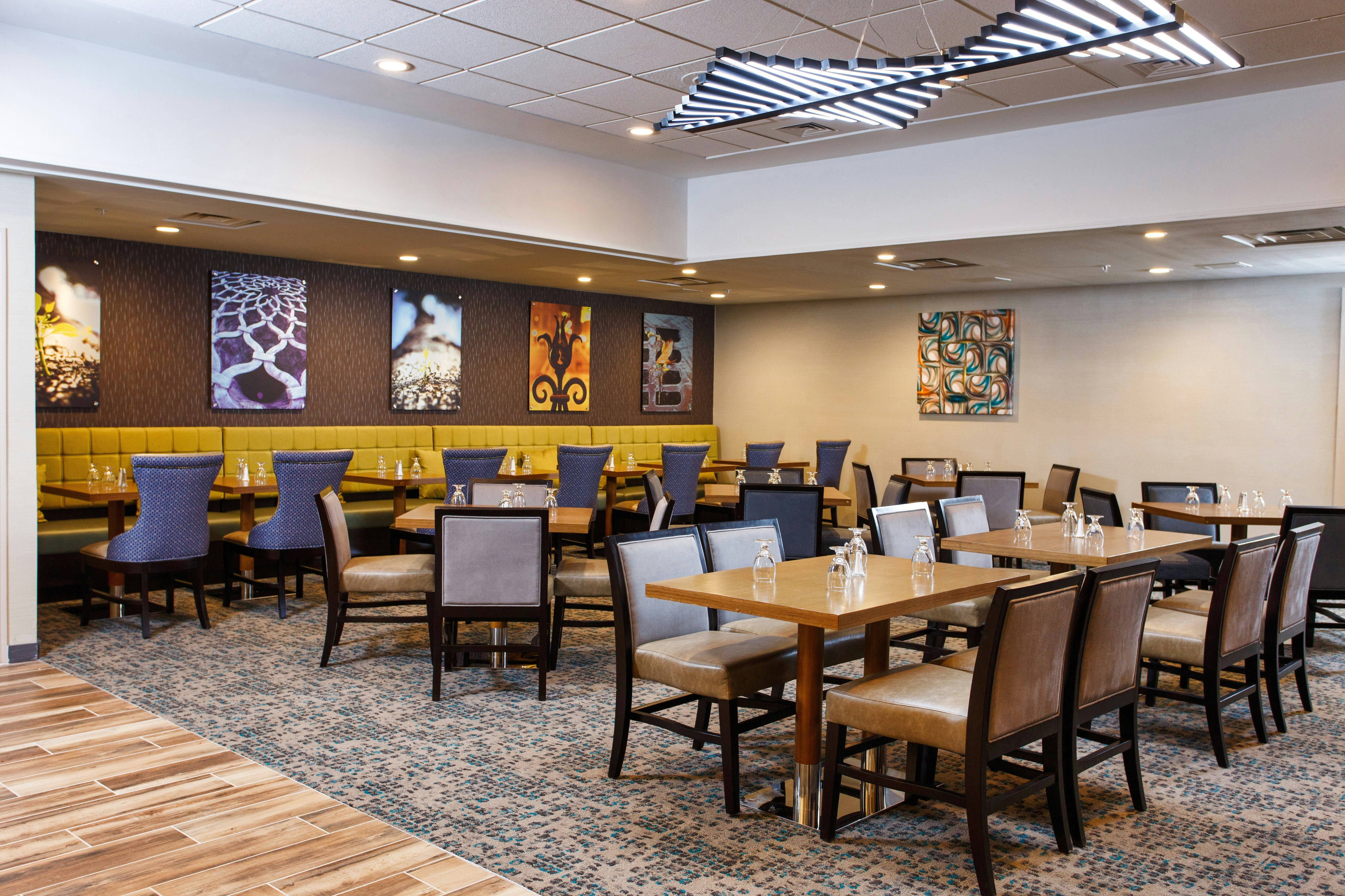 Doubletree By Hilton Neenah 36/47