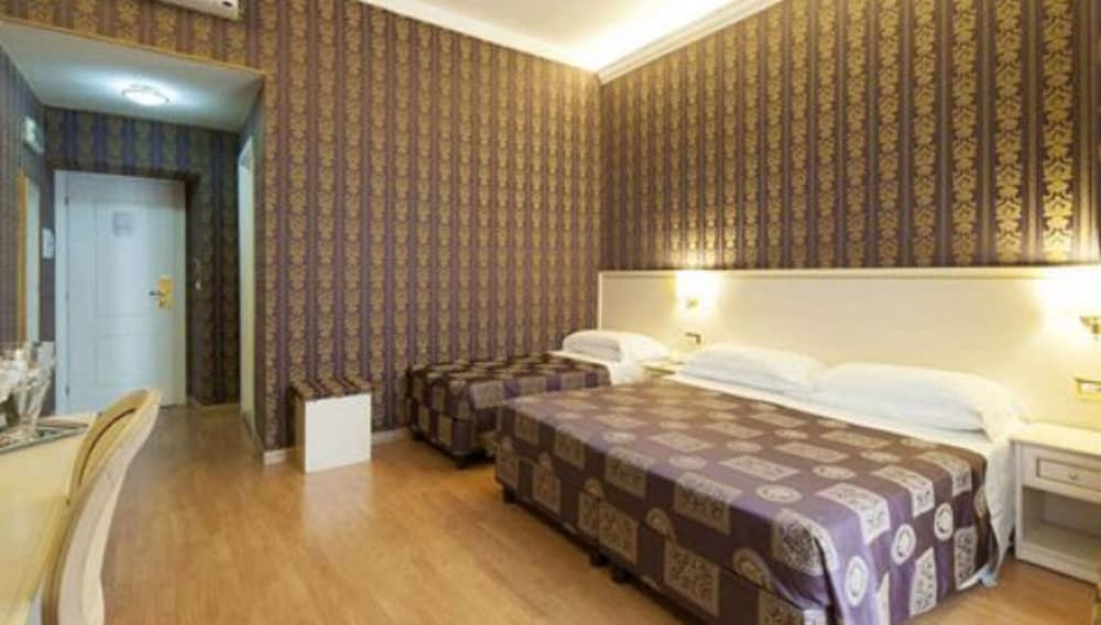 ROOM, TRIPLE, ANNEX