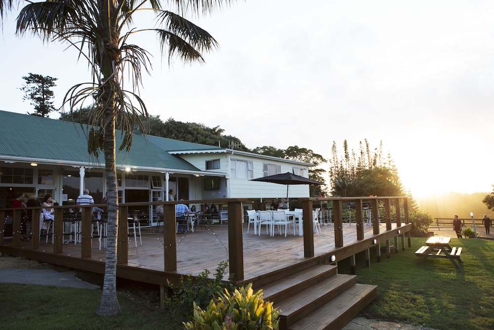 Castaway Norfolk Island 45/46
