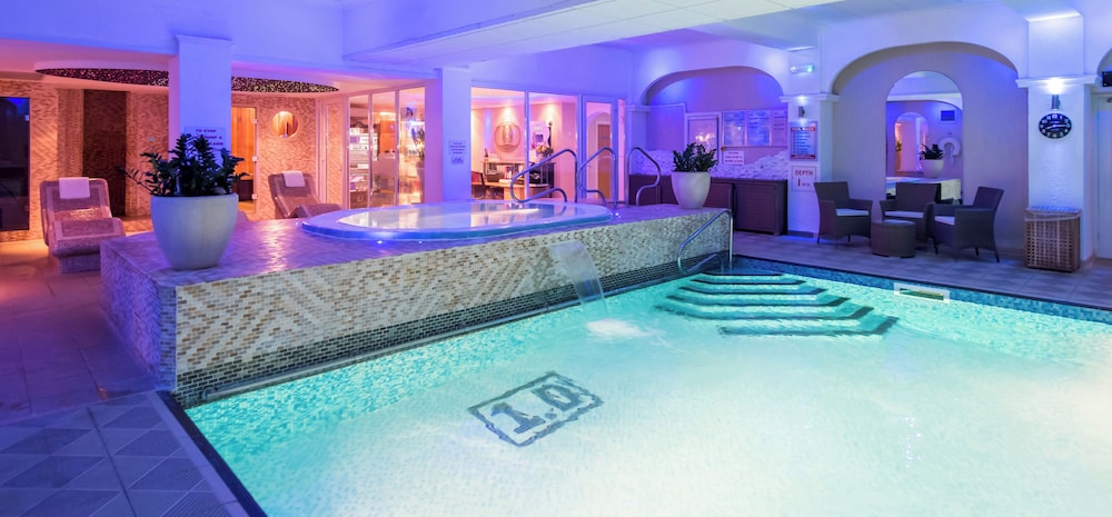 Carlyon Bay Hotel 34/64
