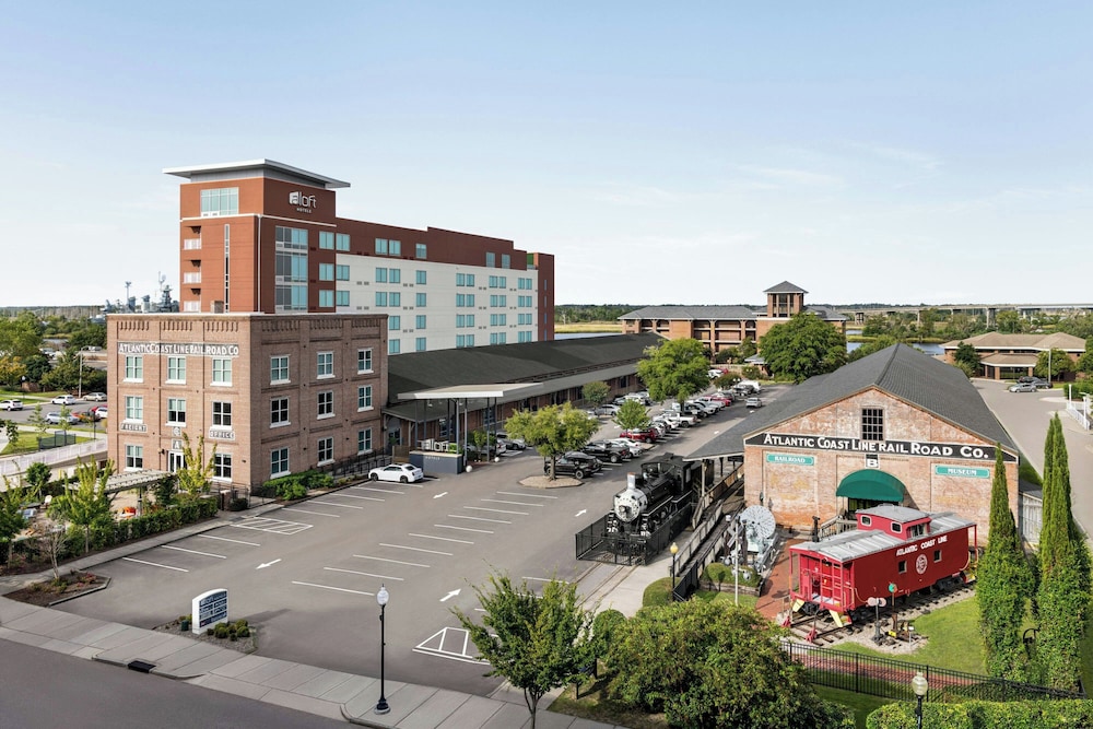 Aloft Wilmington at Coastline Center 4/50