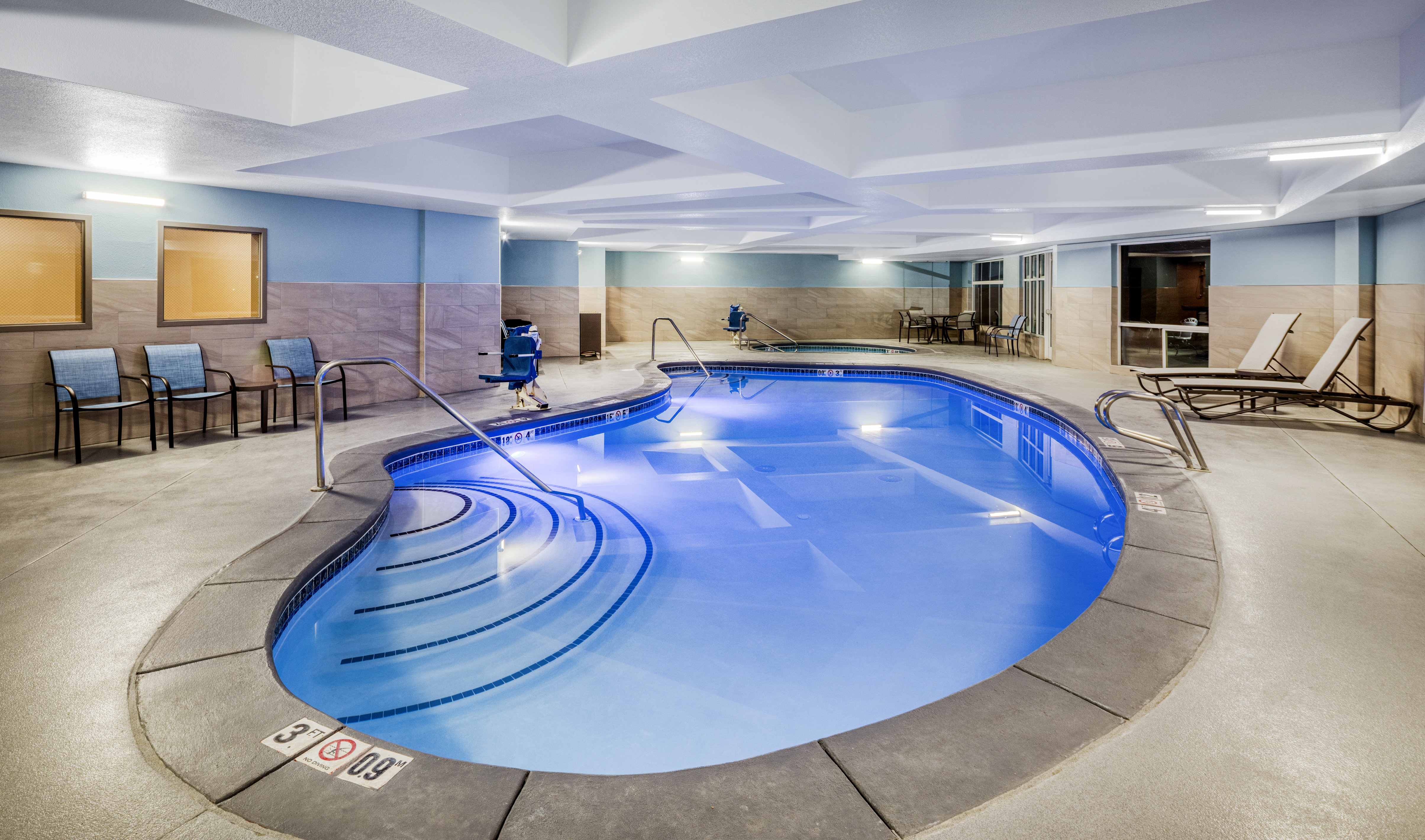 Holiday Inn Express & Suites Nampa - Idaho Center 44/78