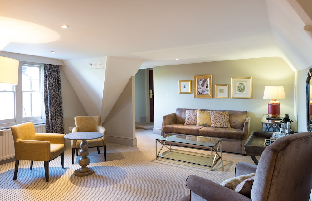 The Crown Manor House Hotel 34/42