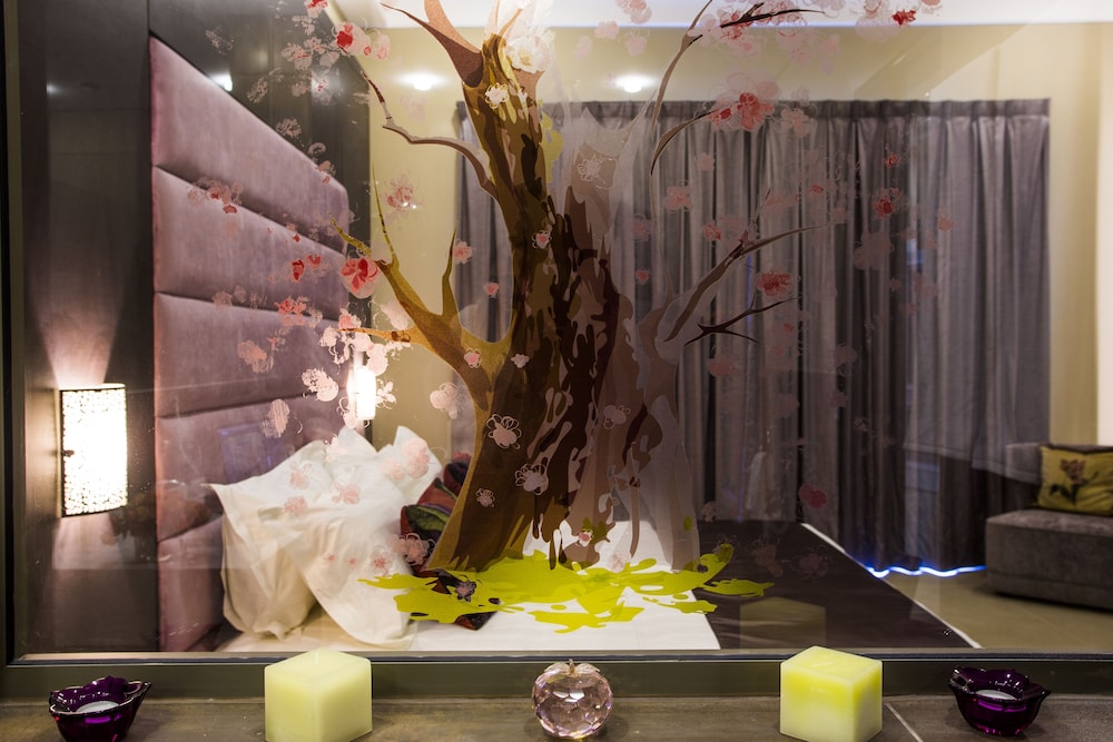 Cherry Blossom Boutique Hotel 33/69