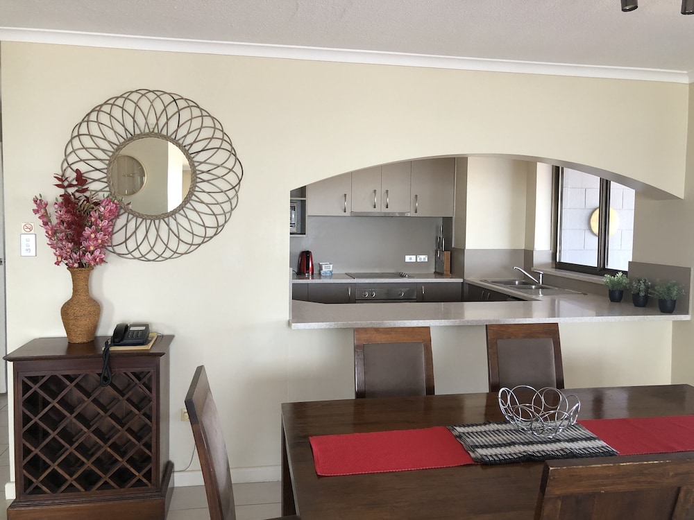 Coral Towers Holiday Suites 54/69