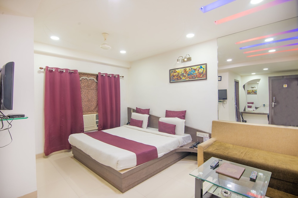 HOTEL MORYA REGENCY 11/27