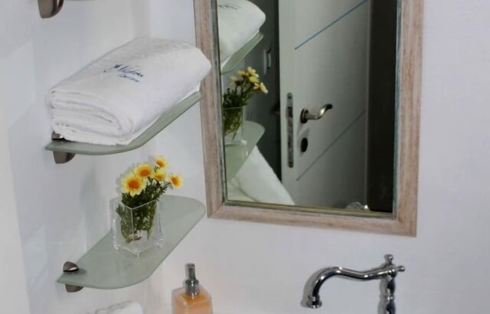 Nakos Homes photo2