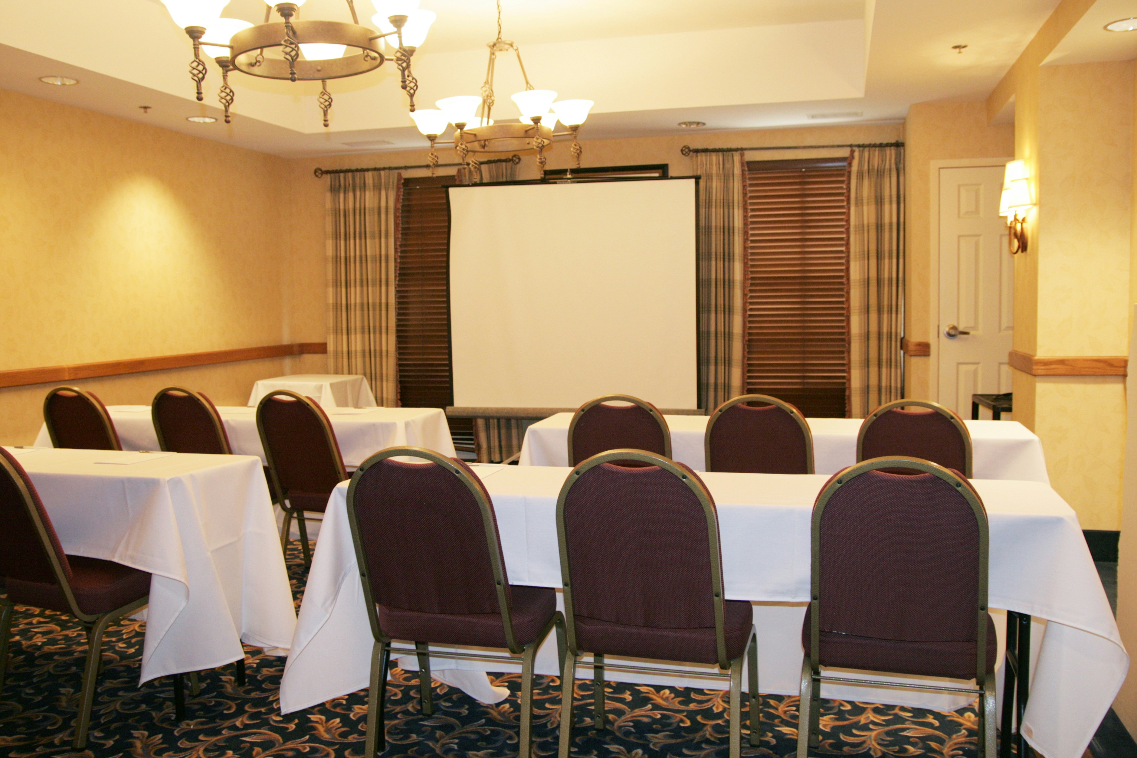 Hampton Inn Atlanta-Southlake 34/38