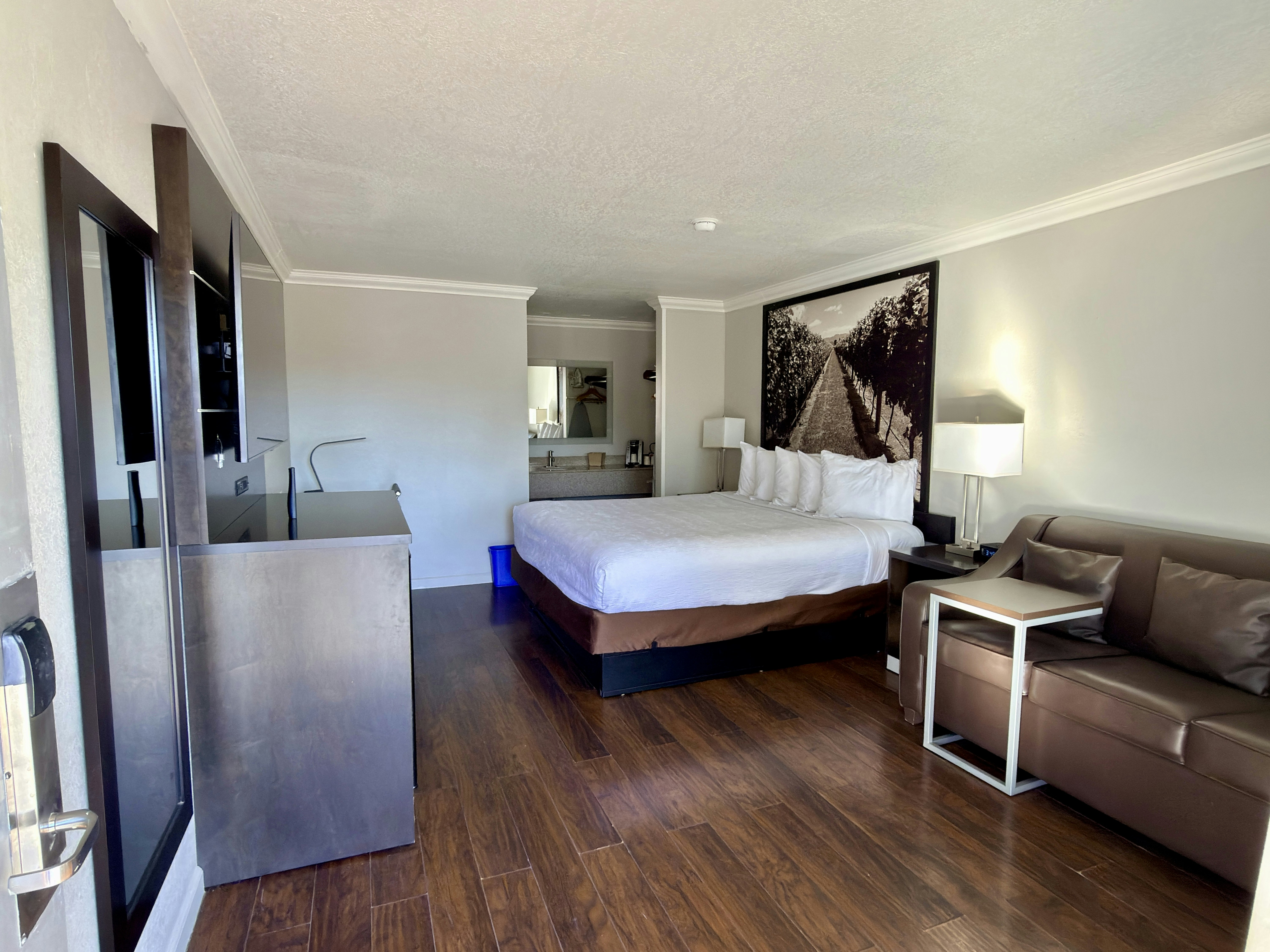 Super 8 By Wyndham Ukiah 6/22