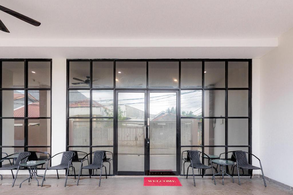 RedDoorz near Taman Palem 6/45