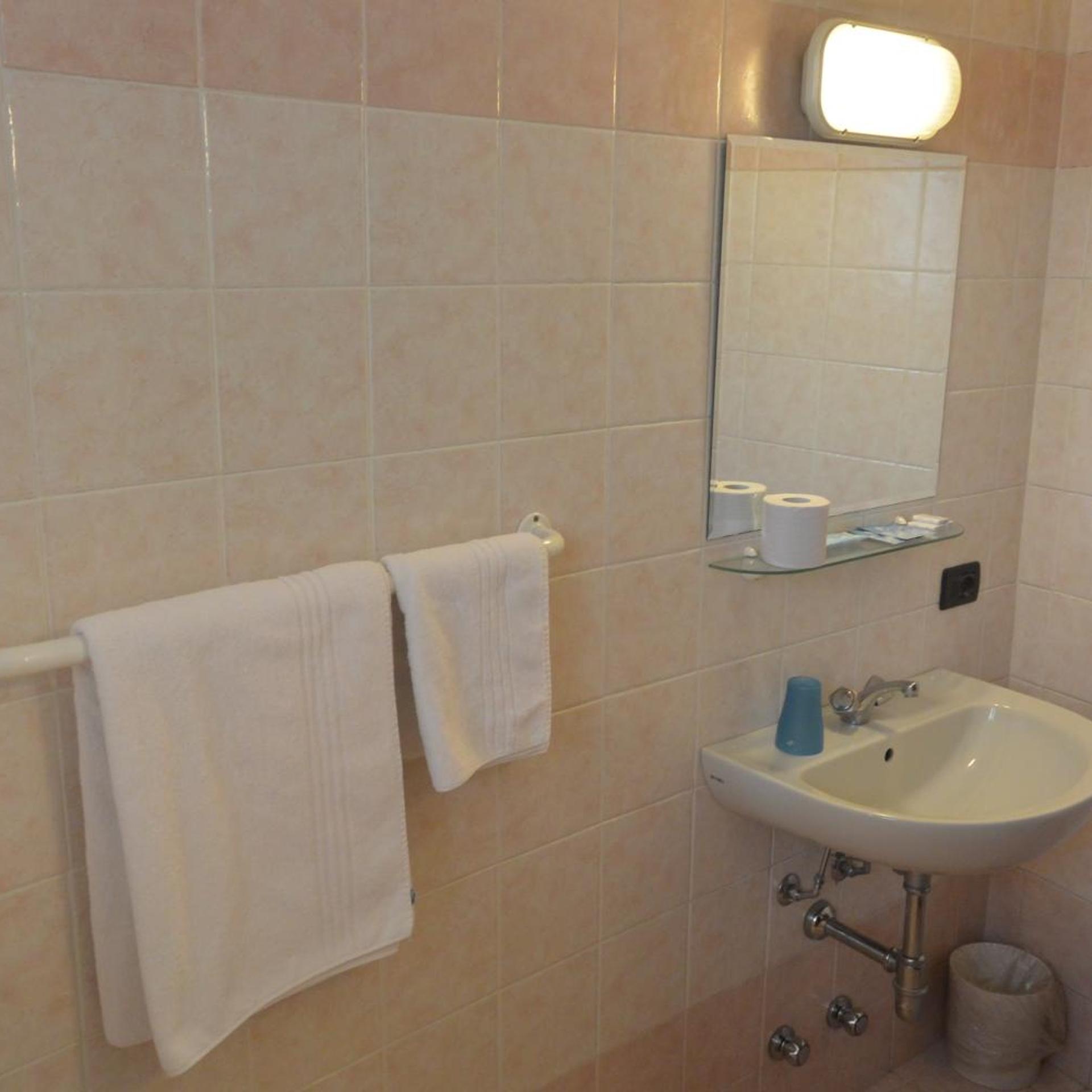 Hotel Nuovo Milan 27/33