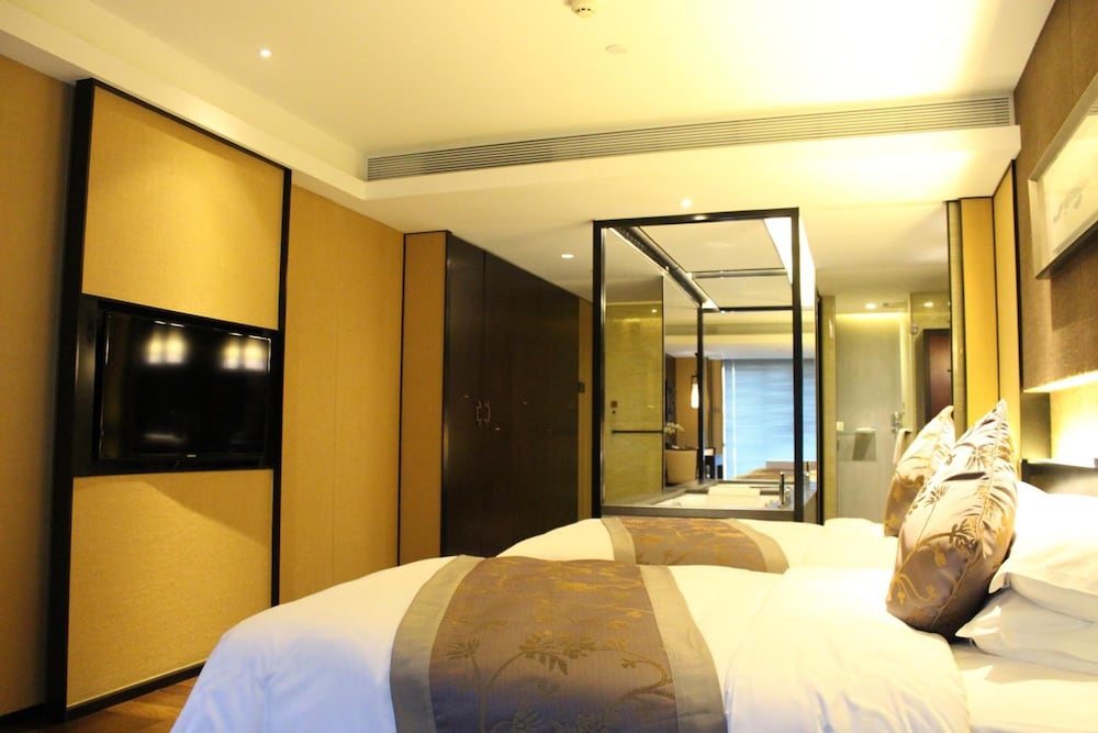 Gloria Plaza Hotel Dongsheng 13/42