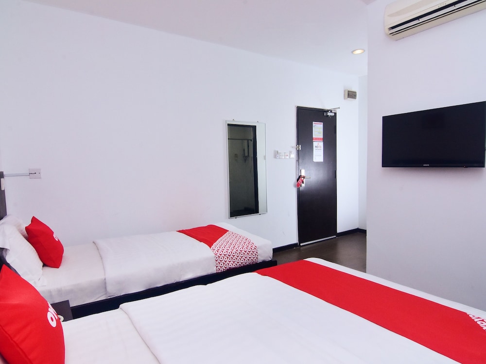 OYO 43959 Astana Hotel 20/30