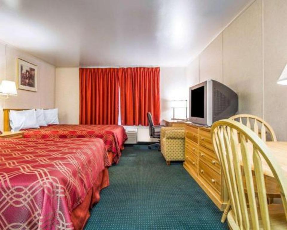 Efficiency, Suite, 2 Queen Beds