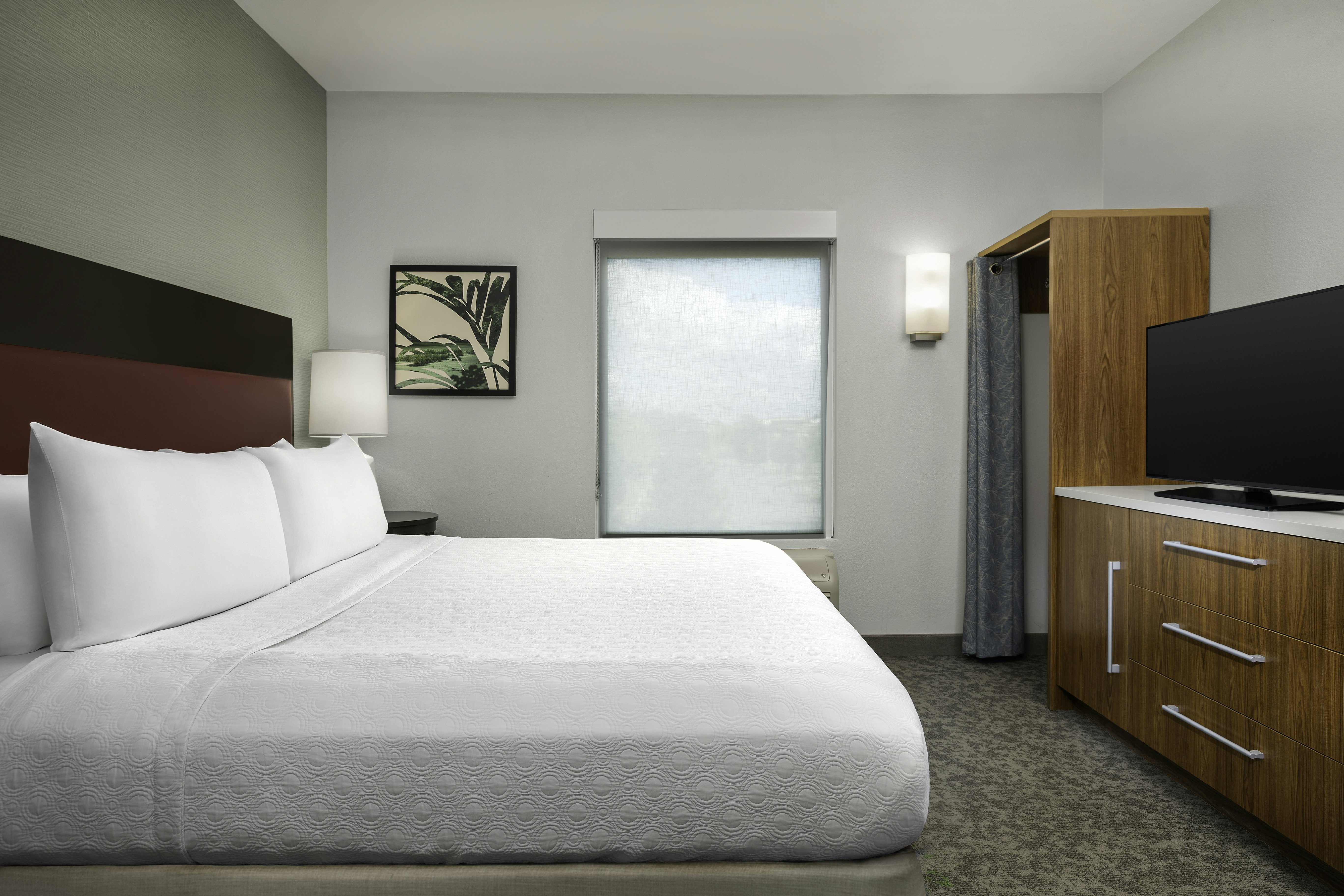 1 BEDROOM, SUITE, KING BED