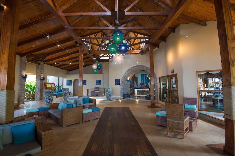 Coco de Mer Hotel and Black Parrot Suites 67/79