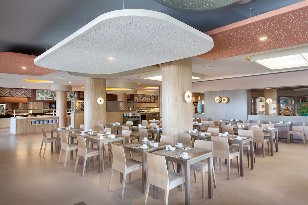 Riu Chiclana 24/50