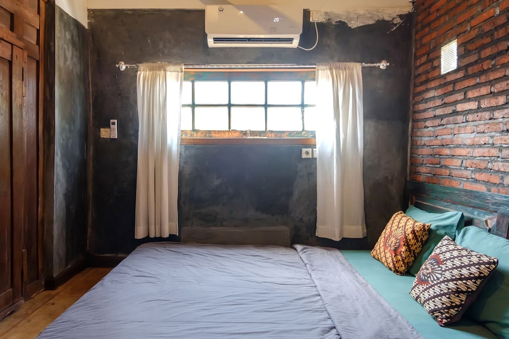 Twospaces Living At Bunga Desa 20/50