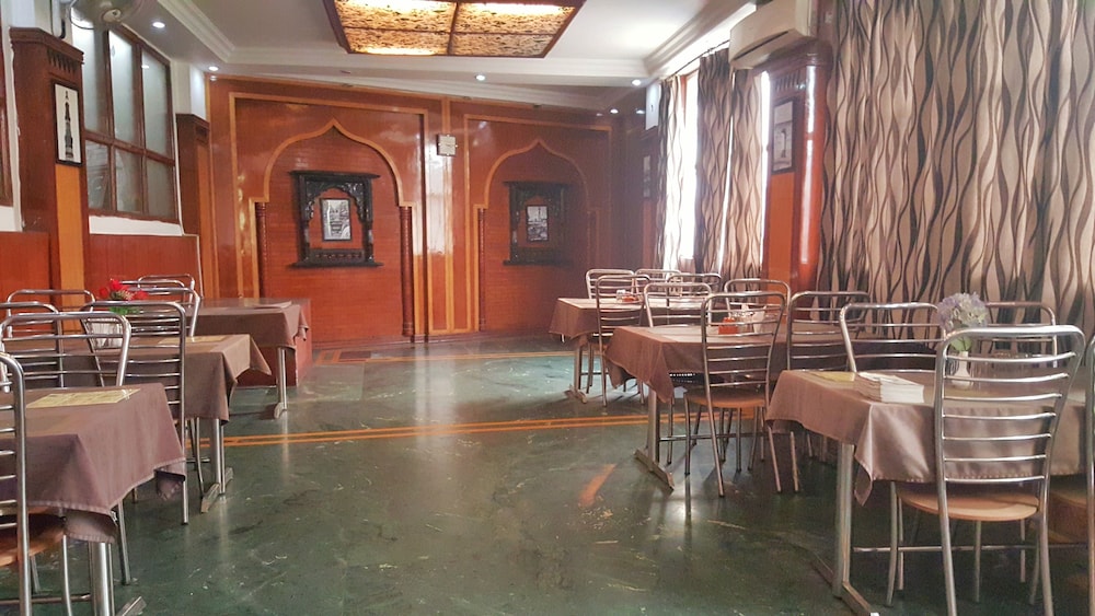 Hotel Delhi Aerocity 73/75