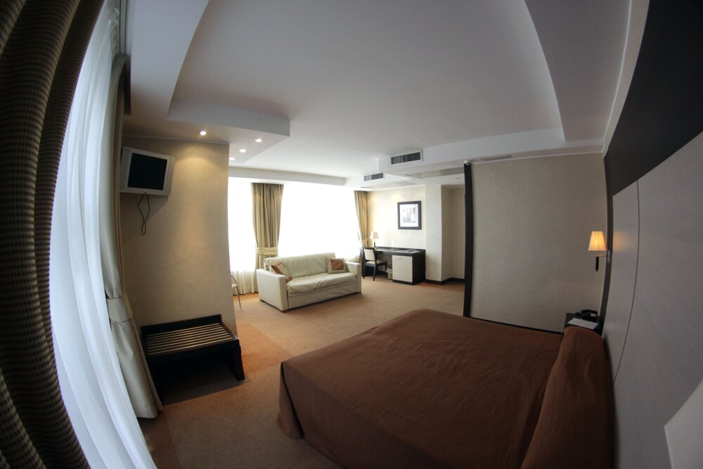 B&B HOTEL Napoli San Mauro 37/50
