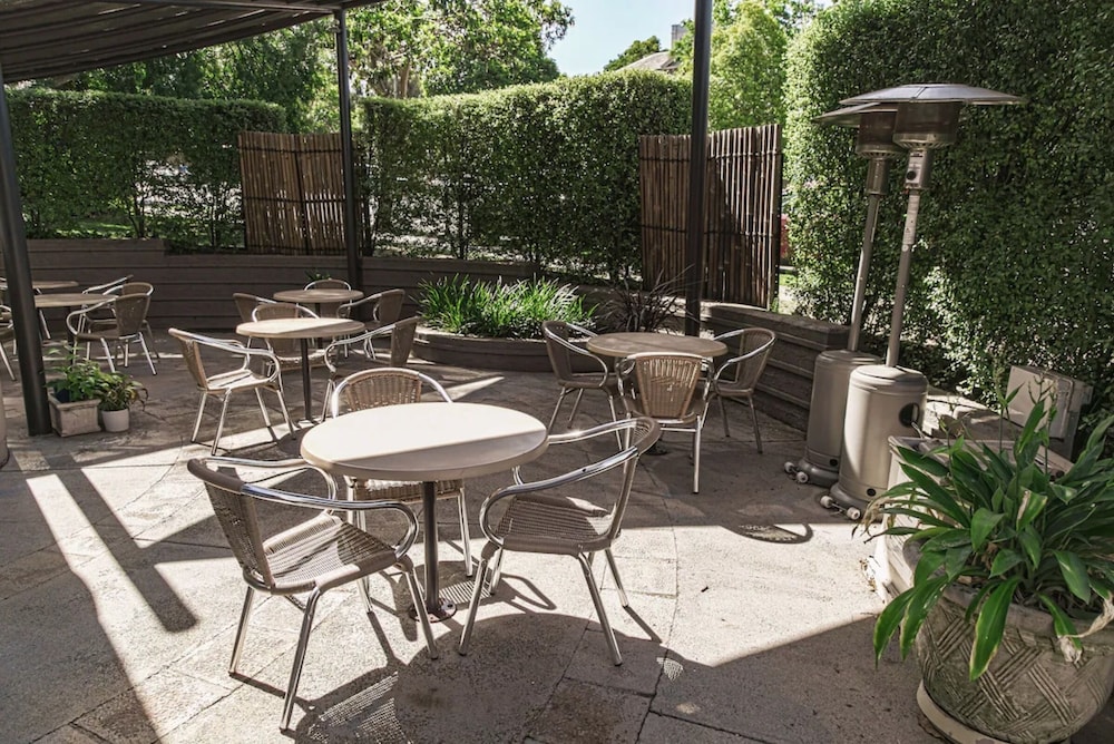 Beaumont Kew Hotel 37/47